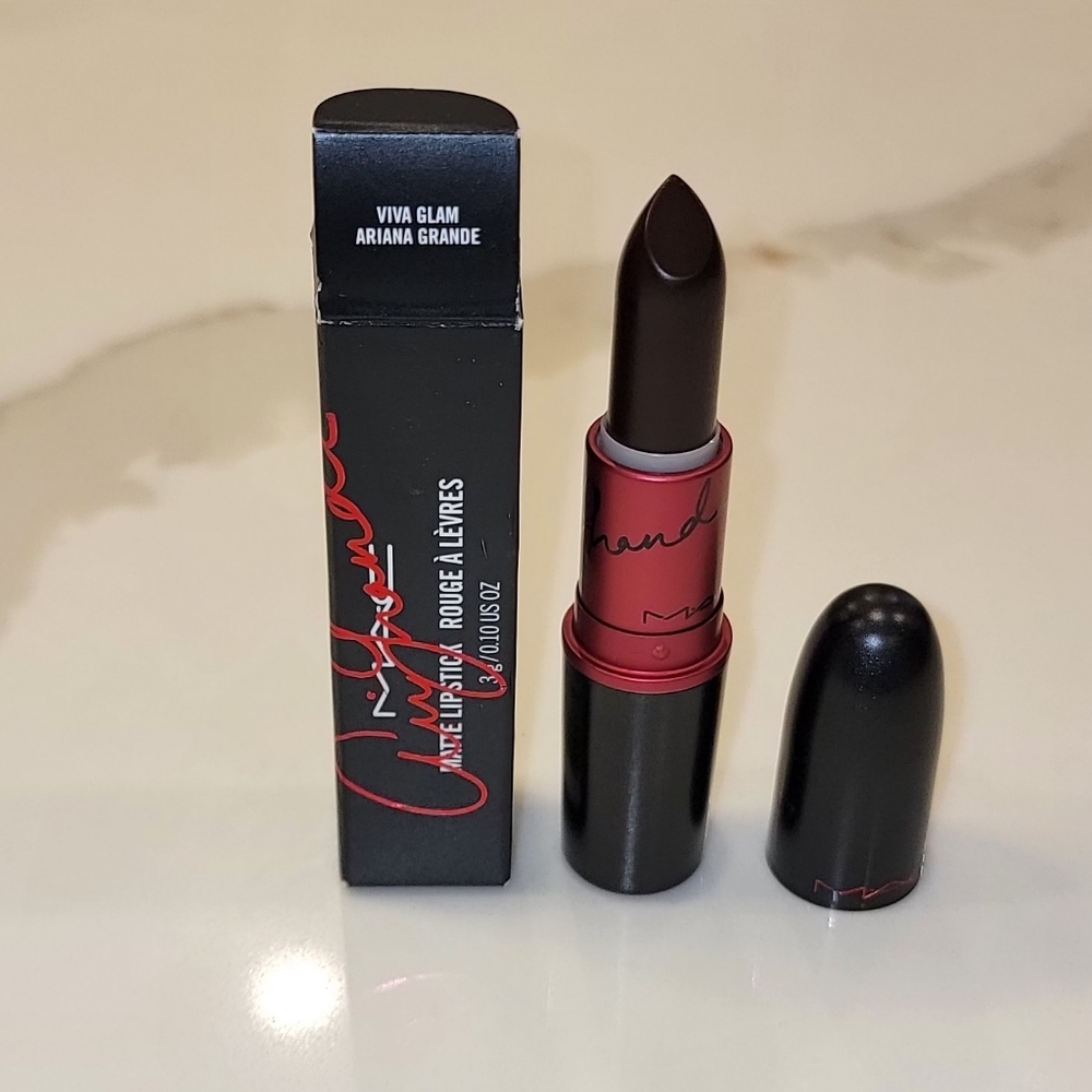 M.A.C VIVA GLAM Ariana Grande Lipstick